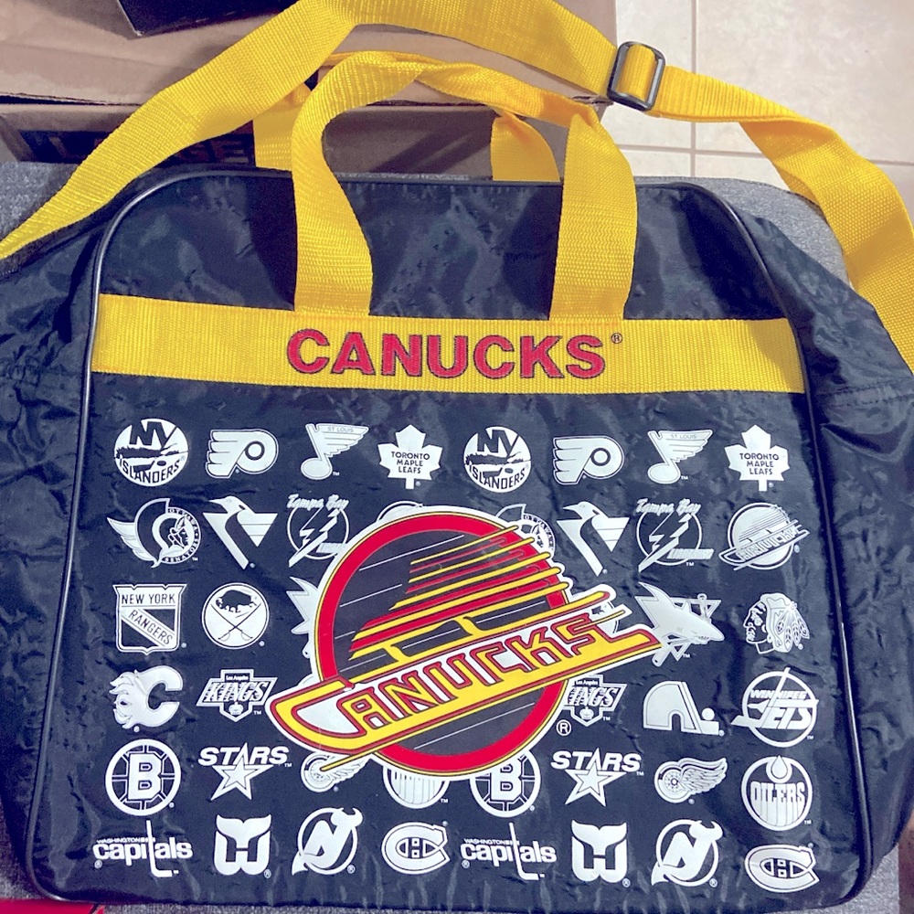 Vintage 1993 NHL Vancouver Canucks Gym Bag